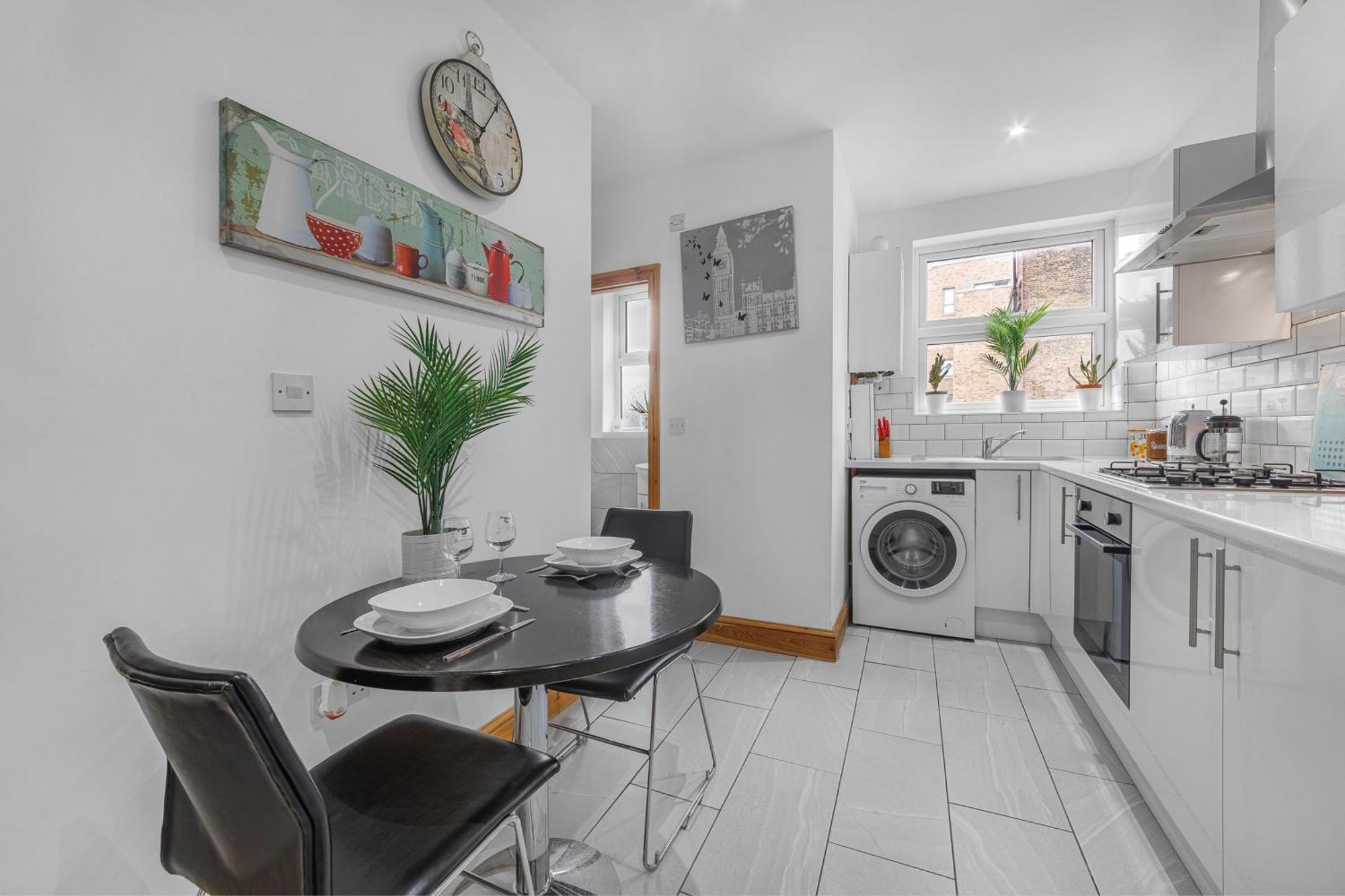 Flat On London's Famous Brick Lane - Historic Location In The Heart Of London's East End
