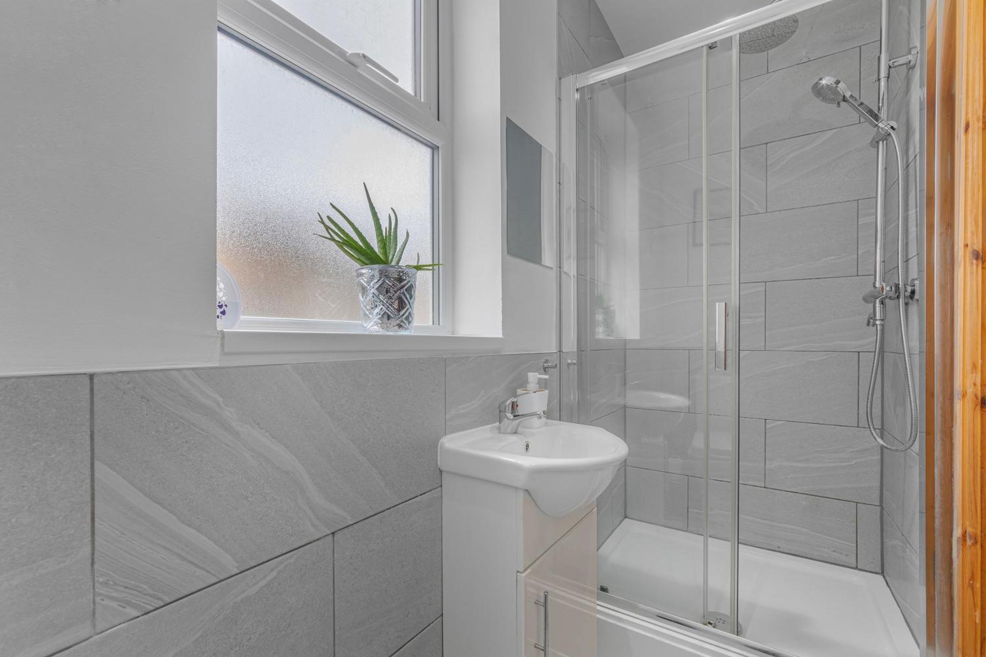 Flat On London's Famous Brick Lane - Historic Location In The Heart Of London's East End *