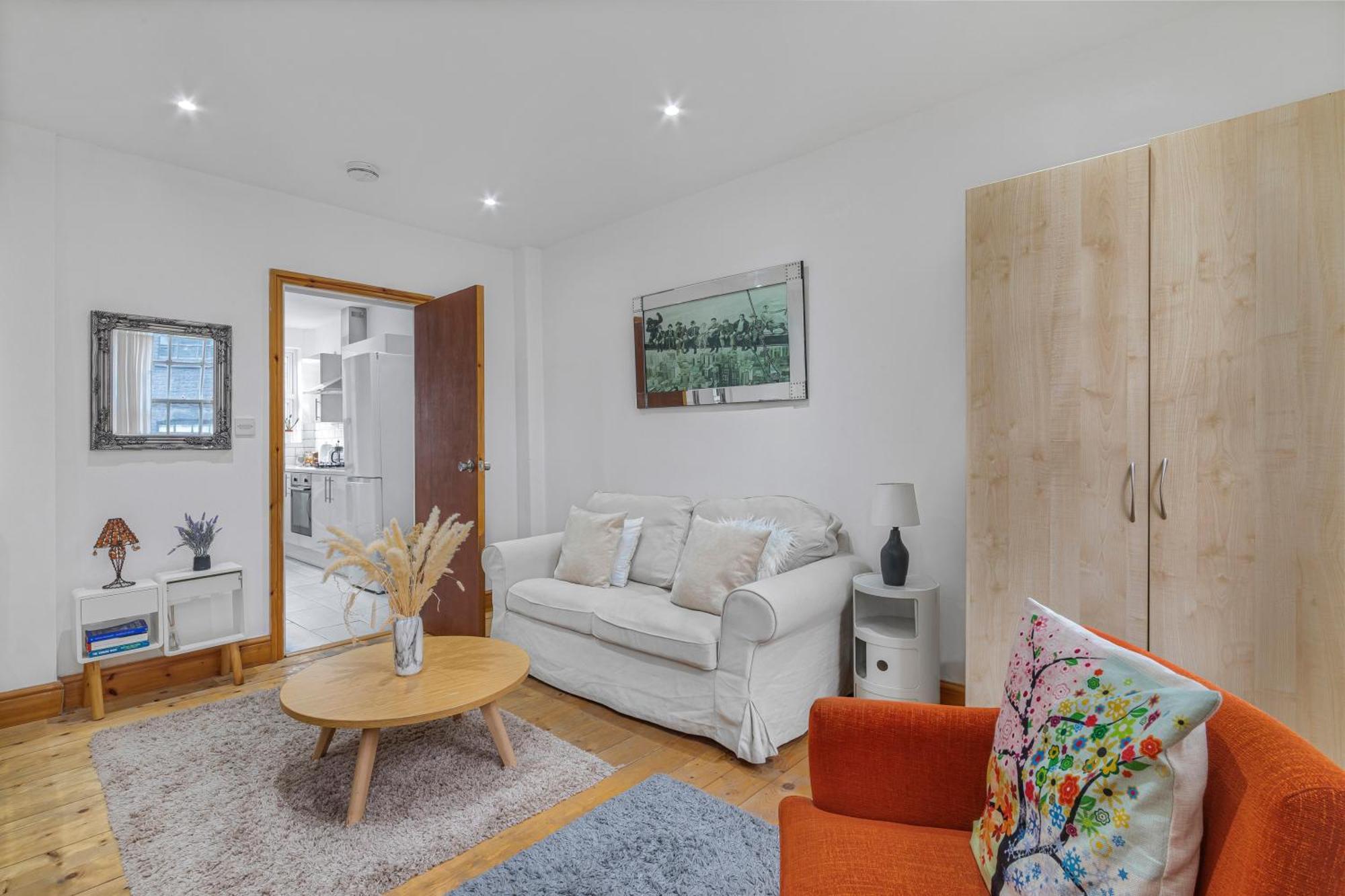 Flat On London's Famous Brick Lane - Historic Location In The Heart Of London's East End Appartamento *