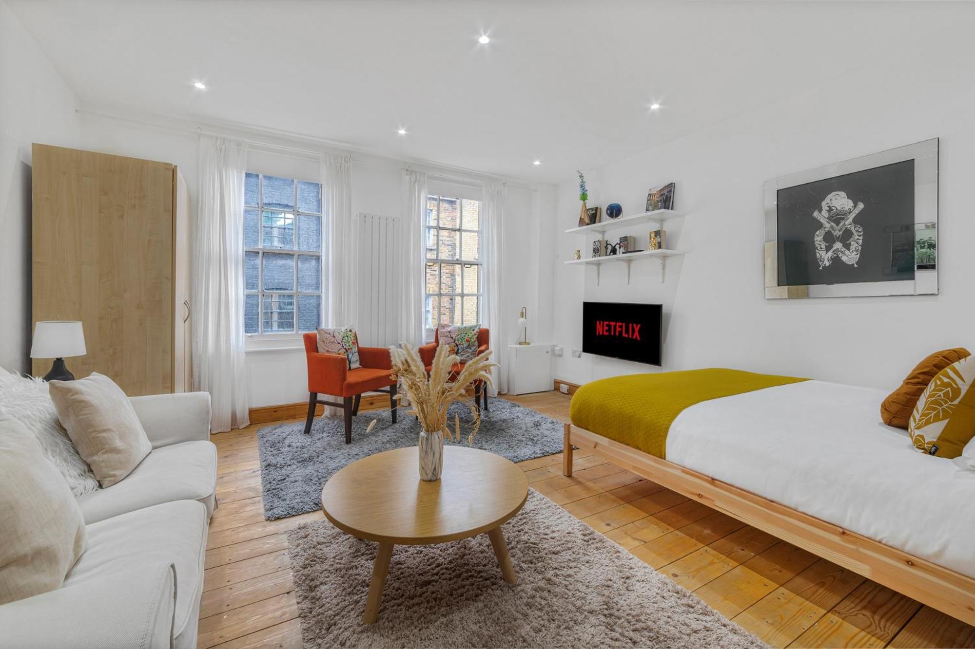 Flat On London's Famous Brick Lane - Historic Location In The Heart Of London's East End * London